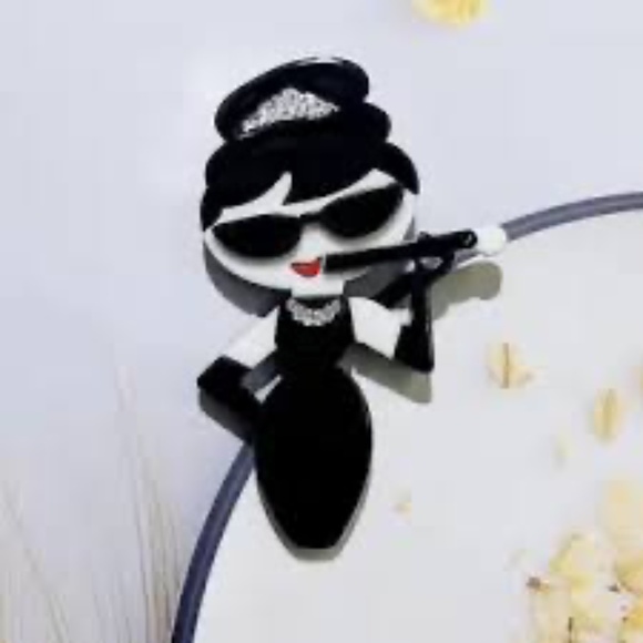 NWT Audrey Hepburn Fashion Brooch Pin | Pretty Fashionista Gifts Chic Modern Pin - Picture 5 of 5